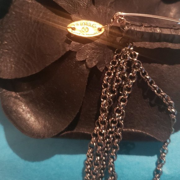 CHANEL Black Leather Camellia Brooch - Picture 3 of 4